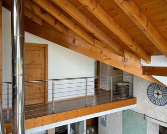 mezzanine charpente apparente ambiance moderne