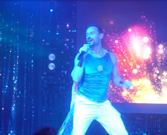 Raphaël Pathé performing at "The Palm Cabaret" in Puerto Vallarta in November 2024