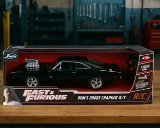 Carro a control remoto Rápido y Furioso (Dodge Charger RT) en caja