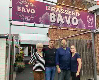 Het team van Brasserie Bavo viert haar 50 jarig bestaan