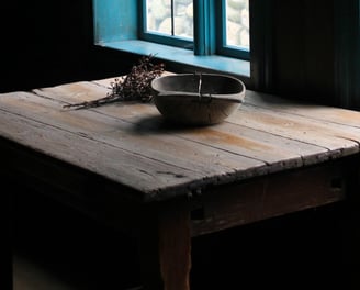 Table en bois brut poncée 