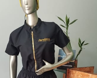 uniforme negro