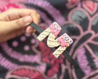 Women's hairband with an M-shaped clay ornament featuring a waffle cone and ice cream texture