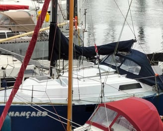 Sprayhood en huik gemaakt door Sisu Repair