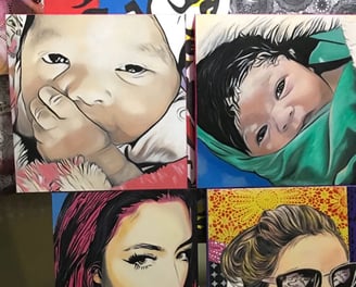Uma galeria exibindo várias obras de Pop-Art de Sérgio Astral, destacando seu estilo único.