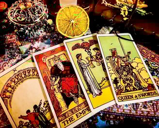 tarort cards and candle