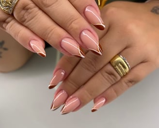 Alongamento de unhas realizado por nail designer no We Hall Beauty em Bauru, com acabamento delicado