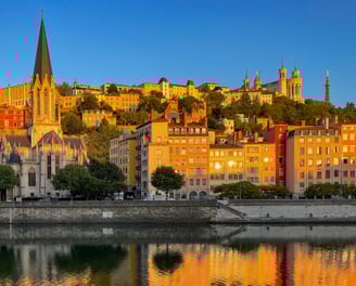 L'église Saint Georges dans le Vieux Lyon, au bord de la Saône. Photo Yannick Saunier. 
