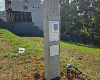 Poste para casa, poste trifásico c7, c8, c9 