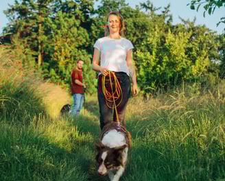 Antonia mit Hund unterwegs – gemeinsame Tageswanderung für Mensch-Hund-Teams bei Takoda