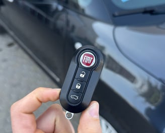 Chiave auto con telecomando radiocomando duplicazione in pochi minuti chiave originale 140€