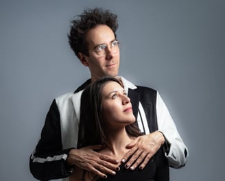 Louise&dexter piano couple