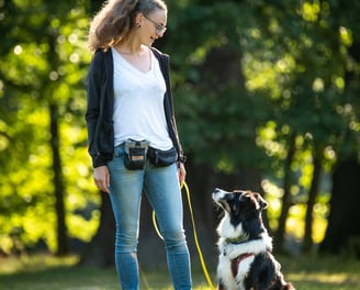 Antonia mit Hund im Training – individuelle Begleitung bei Takoda