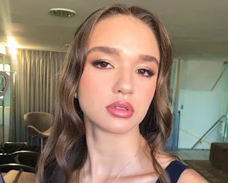 Maquiagem e penteado ondulado para noiva, madrinha, debutante, ensaio fotográfico