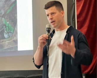 Josef Winter speaking in an event