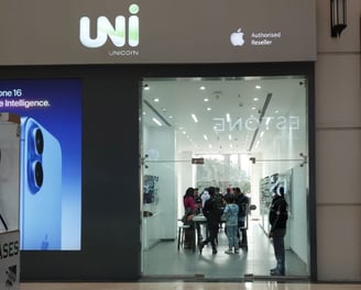 UNI Spectrum mall shop