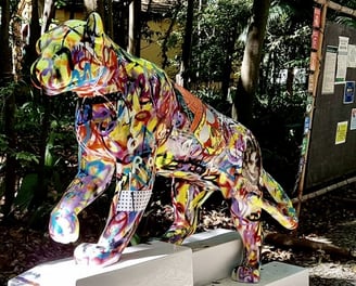 A Jaguar Parade, uma exposição de arte urbana, foi realizada em São Paulo.