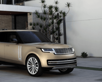 Range Rover parken infront of a house