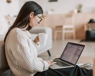 image of a writer depicting guest blog writing service