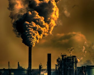 Nuage de pollution en sortie d'usines
