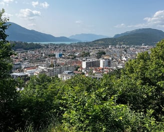 Vue sur Aix les bains depuis le Belvédère du Bois Vidal