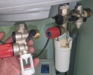 fuite groupe de sécurité sur chauffe-eau belleville-en-beaujolais-69200