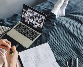 Impara a smettere di fumare comodamente da casa con il nostro programma online efficace.