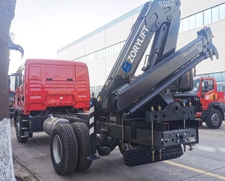 SQ105Z.2A boom knuckle crane with truck