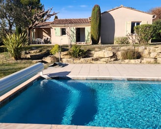 villa gîte terrasse piscine