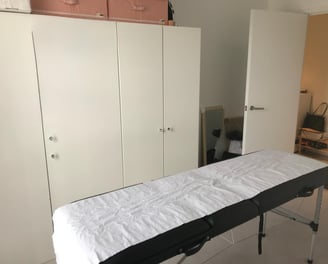 Home delivery mobile acupuncture and dry needling