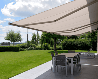 retractable awning