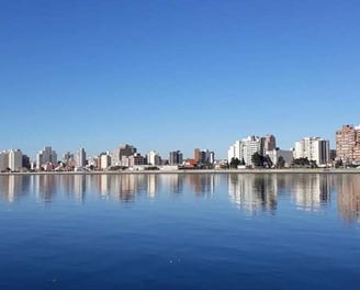 Costa de Puerto Madryn, playa, mar y ballenass