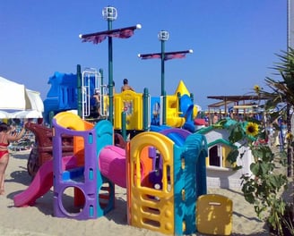 Giochi bambini spiaggia Igea Marina, località per famiglie