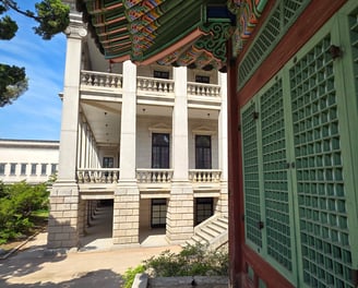 Partial view of old and new palaces together