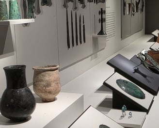 Pottery and bronze items