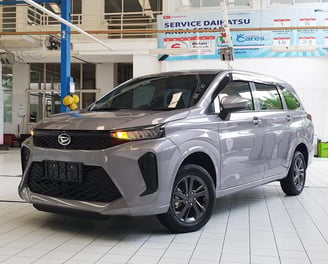 Mobil Xenia