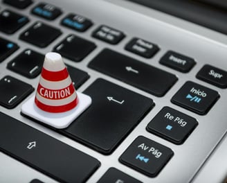 antes de dar "enter" tenha cuidado. chame a IOT-X para manutenção do seu computador.