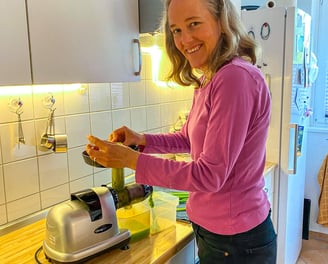 Sellerie wird entsaftet