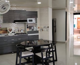 Alquiler de apartamento amoblado con vista al mar por días en El Rodadero, Santa Marta, Colombia