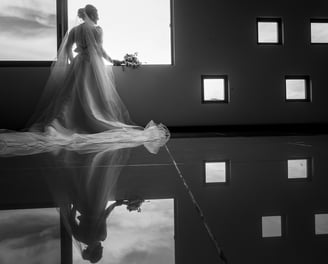 antigua guatemala wedding photographer. Reflection of bride