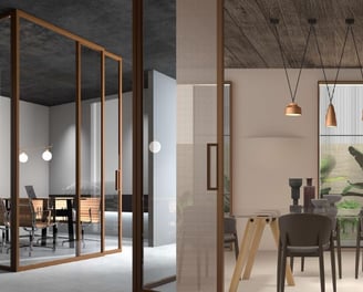 Diseño de oficina corporativa con estructura de madera, mamparas acristaladas y luz natural integrada