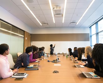 Formation sur mesure dans les domaines de la qualité de vie au travail, dans la prévention des risqu