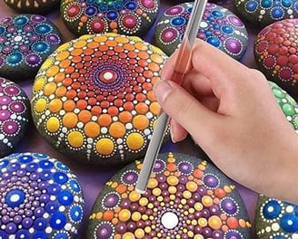 mandala sur galet