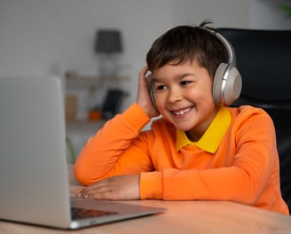 Curso de inglês online para crianças — Metropolis Idiomas, aprendizado divertido e interativo.