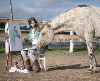 Kasia Bukowska connection with her horse Brylant through art and painting 