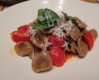 corsi di cucina: impara a fare le orecchiette, i cavatelli e gli strascinati pugliesi. Corso cucina