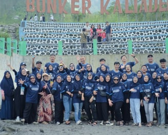acara gathering di gunung merapi