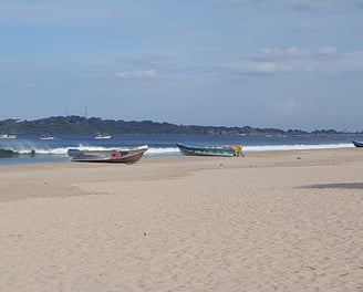 Beachers in Sri Lanka