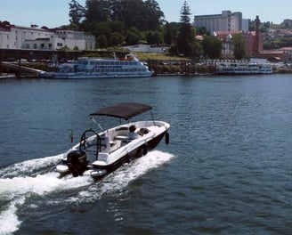 The Endure speedboat cruising on the Douro River