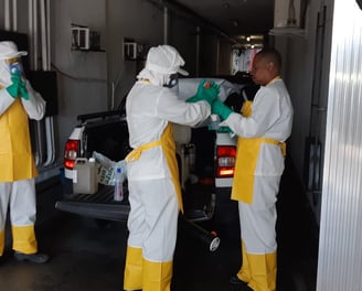 Equipe do Grupo Acqualimp pronta para atender com qualidade em dedetização e análises laboratoriais.